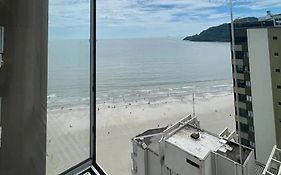Apto Almeida e Moraes Frente Mar Balneário Camboriú